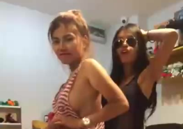 3 Jablay Goyang Sampai Buka Baju Karena Keenakan